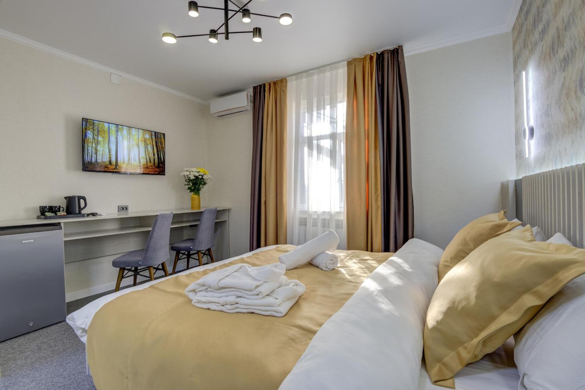 בישקק Viva Hotel מראה חיצוני תמונה