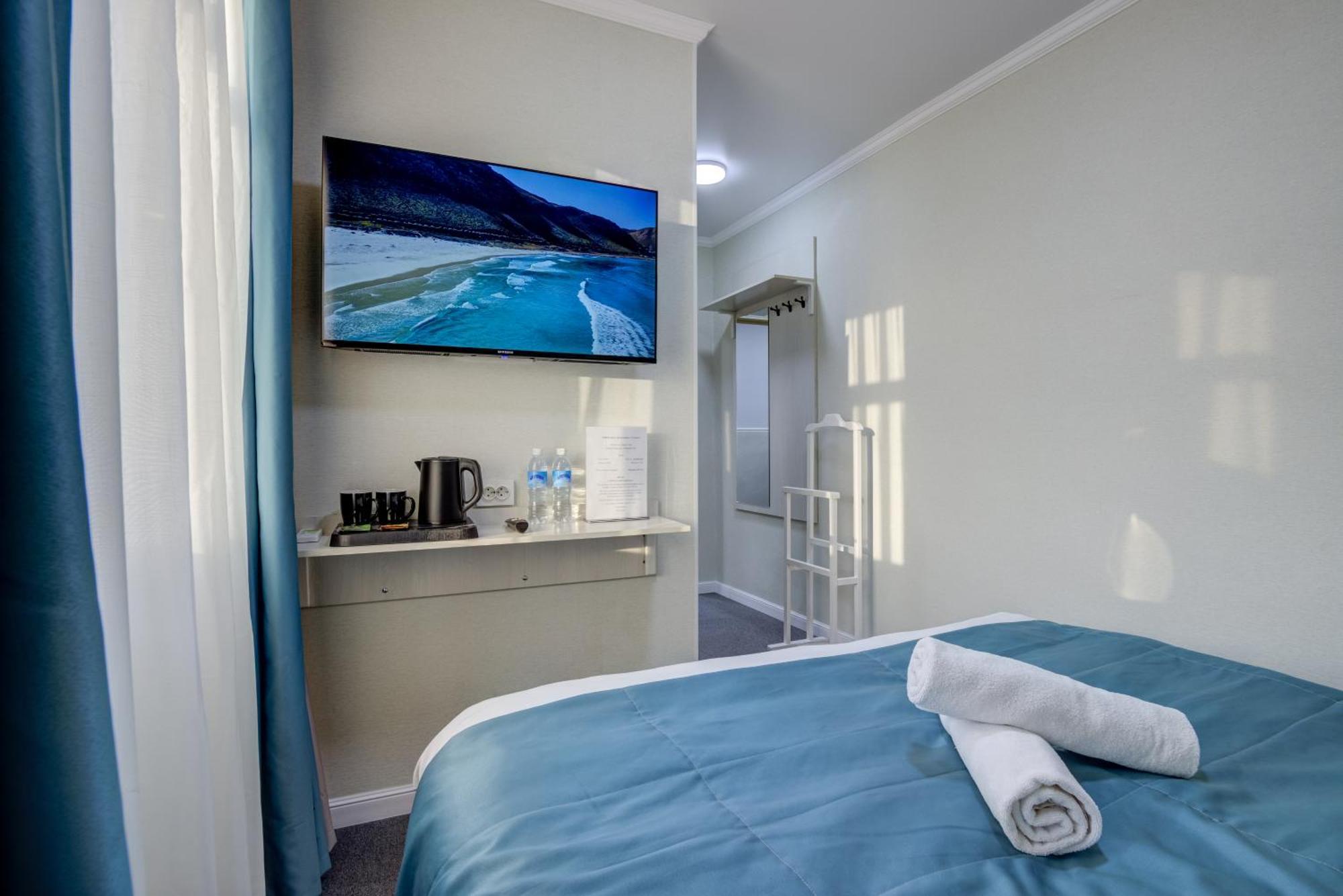 בישקק Viva Hotel מראה חיצוני תמונה